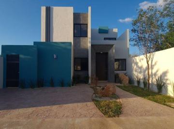 Casa · 300m² · 3 Recámaras · 2 Estacionamientos · Casa en Venta en Conkal, Conkal Yucatán