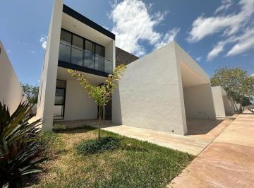 Casa · 354m² · 4 Recámaras · 2 Estacionamientos · Casa en Pueblo Cholul