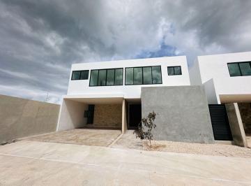 Casa · 370m² · 4 Recámaras · 2 Estacionamientos · Casa en Venta en Parque Natura, Mérida Yucatán