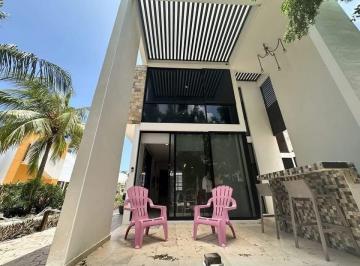 Villa · 132m² · 3 Recámaras · 2 Estacionamientos · Villa en Telchac Puerto