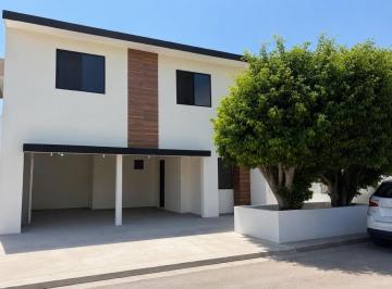 Casa · 300m² · Casa - Los Mangos