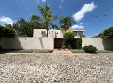 N/A · Casa en Venta en El Trébol Residencial Atrás del Mayorazgo León, Gto. Amplio Jardín en un Entorno Tr