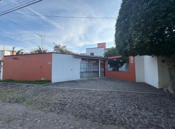 N/A · Casa en Venta en Jurica con Cuarto de Servicio