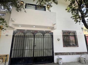 Casa · 143m² · 4 Recámaras · 1 Estacionamiento · Casa en Venta en Portal del Valle
