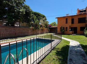 Casa · 6 Recámaras · 1 Estacionamiento · Casa - Bellavista