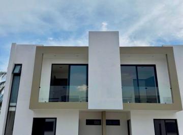 Casa · 3 Recámaras · 2 Estacionamientos · Casa - Los Pinos Jiutepec