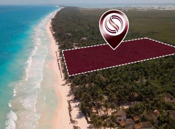 Terreno comercial , Tulum · Macrolote Multifamiliar Frente Al Mar, con Doble Acceso, en Venta