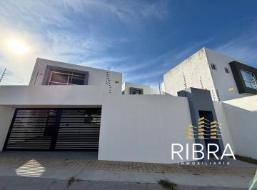 Casa de 4 habitaciones, León · Casa de Lujo en Venta en Gran Jardín, León, Gto.