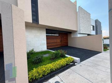 492e0cfad75627ea5dd698427706b50004209dca92e654b0b2bf832e60783b2c · Casa en Venta Estilo Moderno en El Refugio