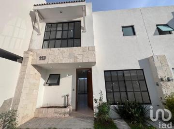 Casa · 123m² · 3 Recámaras · 2 Estacionamientos · Casa Regina en Venta en El Hermoso Fraccionamiento Candora Urbanidad