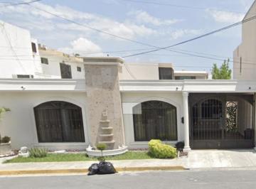 Casa de 4 habitaciones, Monterrey · Hermosa y Amplia Casa, en Una Zona de Alta Plusvalia en Monterrey, Invierte Hoy