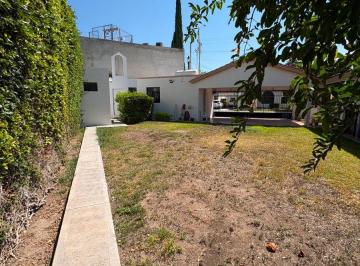 Casa de 6 habitaciones, Saltillo · Casa con Gran Jardín en Los Pinos
