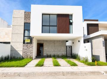 Casa · 180m² · 3 Recámaras · 2 Estacionamientos · Casa en Fraccionamiento Lomas del Dorado