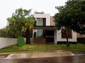 Casa de 3 habitaciones, Cuauhtémoc · Venta de Casa en Altozano en Colima Seguridad 24/7 Campo de Golf Excelente Precio de Oportunidad