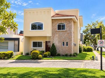 Casa en condominio de 3 habitaciones, Tlajomulco de Zúñiga · Casa en Venta |coto El Fuerte |casa Fuerte