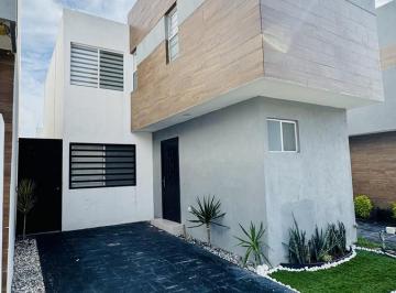 Casa · 102m² · 3 Recámaras · 1 Estacionamiento · Casa en Renta en Caranday con Jardin Al Sur de Aguascalientes 16st