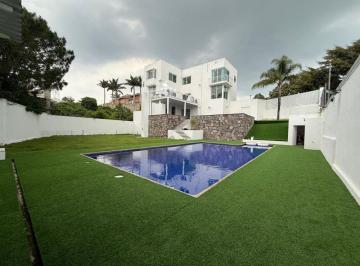 Casa de 4 habitaciones, Tlajomulco de Zúñiga · Residencia Hermosa en El Palomar con Alberca