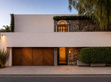 Casa de 5 habitaciones, Alvaro Obregón · Remate Bancario - Casa de 1297 m² con 5 Recámaras en Venta en Jardines del Pedregal
