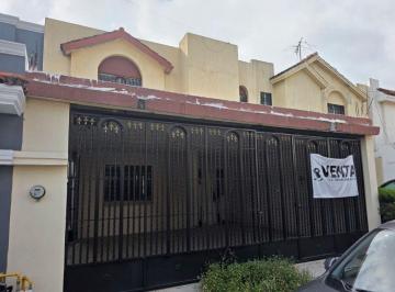 Casa de 3 habitaciones, Monterrey · Casa en Venta | Cumbres de Santa Clara, Monterrey, Nuevo León150 M&sup2;t | 199 M&sup2;c