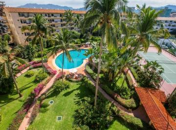 Departamento · 119m² · 2 Recámaras · 1 Estacionamiento · Penthouse en Venta en Marina Vallarta con Vista Al Campo de Golf