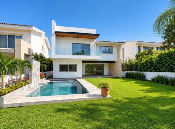 Casa · 450m² · 3 Recámaras · 2 Estacionamientos · Venta de Casa en Fraccionamiento Paraiso Country, Emiliano Zapata