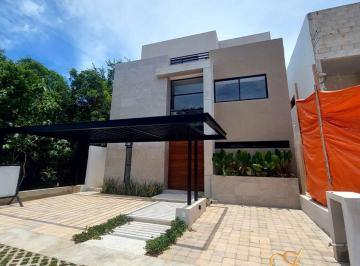 Casa de 4 habitaciones, Benito Juárez · Casa en Venta y Renta en Vía Cumbres, Cancún