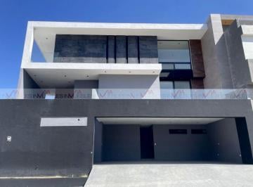 Casa · 459m² · 4 Recámaras · 3 Estacionamientos · Casa en Venta en Bosques de Las Misiones