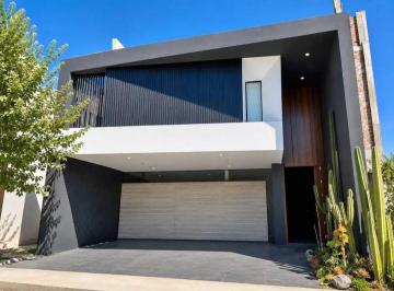 Casa de 4 habitaciones, León · Casa en Venta en Lomas Punta del Este con 4 Recamaras, 5 Baños y Terraza con Vista Panoramica