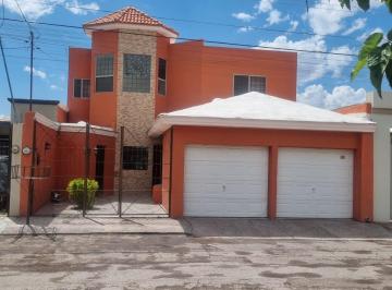 VISTA FRONTAL · Venta de Casa de 2 Plantas en Fracc Las Huertas