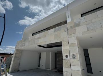 Casa · 136m² · 4 Recámaras · Compra Casa Zona Dorada Nl15