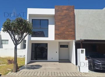 Casa en condominio · 90m² · 2 Recámaras · 2 Estacionamientos · Casa en Renta Juan C Bonilla Puebla con Jardín y Cocina Equipada
