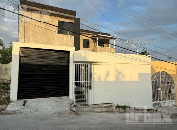 Casa · 265m² · 4 Recámaras · 1 Estacionamiento · Casa en Venta con Espacios Perfectos en Colonia Miguel Hidalgo, Campeche