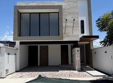 Casa · 203m² · 3 Recámaras · 2 Estacionamientos · Preciosa Casa Mayorazgo Santo Domingo