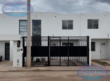 Casa · 102m² · 3 Recámaras · 1 Estacionamiento · Casa en Venta por Salida a Parral, Frac. Santa Elena