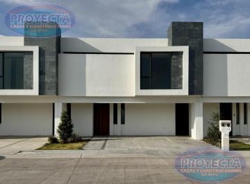 Casa · 162m² · 3 Recámaras · 2 Estacionamientos · Casa en Venta Cerca del Colegio Americano, Frac. Las Calzadas