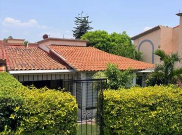 Casa de 3 habitaciones, Cuernavaca · Casa de 400 m² con 3 Recámaras en Venta en Lomas de Cortes