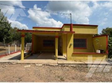 Casa · 206m² · Casa en Venta, Villa Parrilla, Centro, Tabasco, Escritura con Posesión, Muy Negociable, Clave 64668