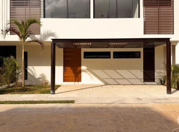 1 · Casa Nueva en Arbolada, Huayacán: Modernidad y Confort en Cancún