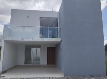 Casa · 198m² · 3 Recámaras · 2 Estacionamientos · Casa en Venta en Atlixco