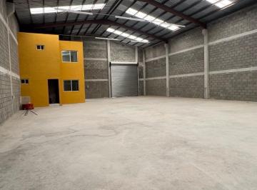 Bodega comercial · 600m² · 4 Estacionamientos · Bodega Industrial en Renta 600 m²