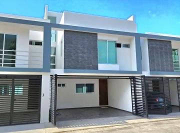 Casa en condominio de 3 habitaciones, Mérida · Town House con 3 Recamaras 2.5 Baños Jacuzzi en El Corazon de Fracc. Altabrisa, de Tres Niveles