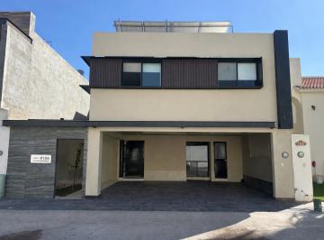 Casa · 136m² · 4 Recámaras · 2 Estacionamientos · Casa en Renta en Senderos, Torreón Coahuila