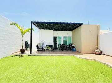 Casa · 225m² · 2 Recámaras · 2 Estacionamientos · Casa en Gran Santa Fe 2 Recámaras, Equipada, Aires Acondicionados, Cochera
