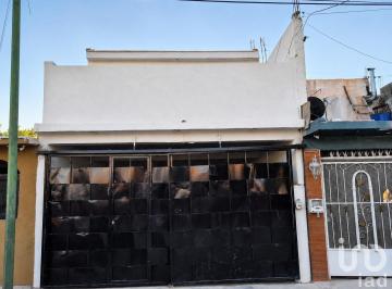 Casa · 153m² · 3 Recámaras · 2 Estacionamientos · Casa en Venta en Hacienda de Las Torres
