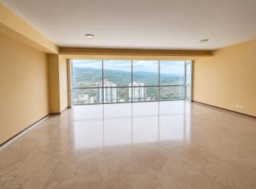 sala-comedor con vista panorámica · Dpartamento en Bosque Real