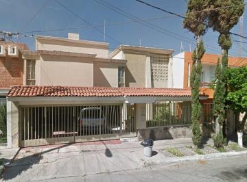 Casa de 4 habitaciones, Guadalajara · Hermosa Casa en Venta en Jardines del Country Guadalajara, Muy Amplia y Barata! Cce*