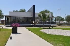 Casa · 280m² · 4 Recámaras · 4 Estacionamientos · Casa en Venta San Lorenzo Residencial Celaya