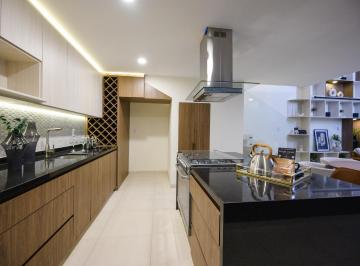 Casa · 171m² · 3 Recámaras · 2 Estacionamientos · Departamento en Venta de Casa en El Centro de Morelia a 5 Minutos del Centro Histórico