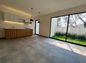 Casa · 96m² · 4 Recámaras · 2 Estacionamientos · Casa en Venta en Cañadas del Bosque Tres Marías