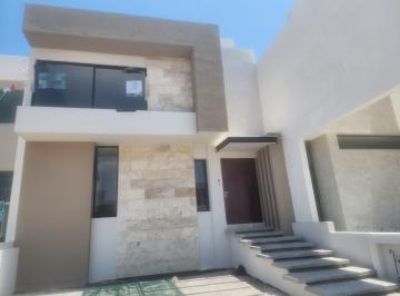 Casa · 154m² · 3 Recámaras · 2 Estacionamientos · Casa en Venta en Fraccionamiento Lomalta Tres Marías